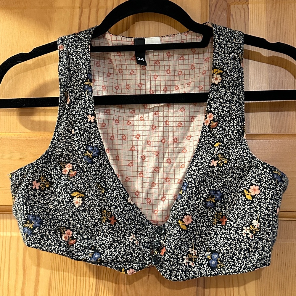 H&M Floral Vest – Size 34 (US 4) – Gently Worn